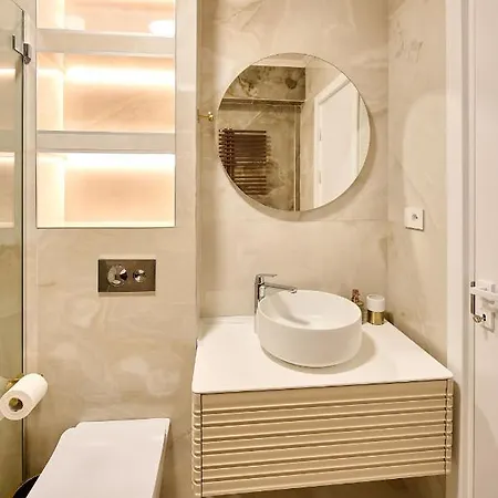 Wave N' Sea In Infinity - Parking Mamaia