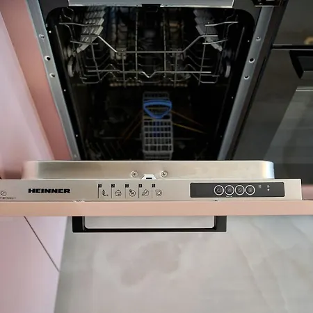 Wave N' Sea In Infinity - Parking