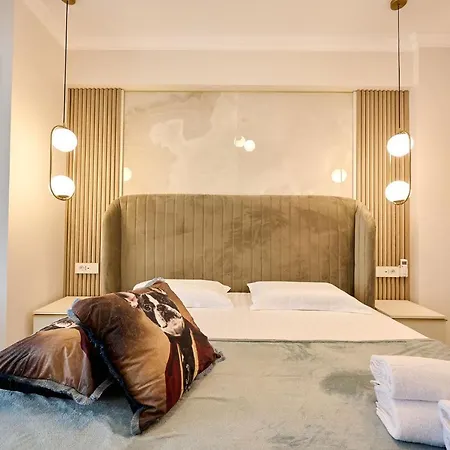 Wave N' Sea In Infinity - Parking Mamaia