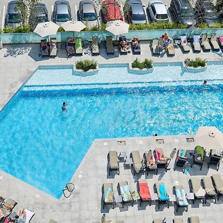 Wave N' Sea In Infinity - Parking Mamaia