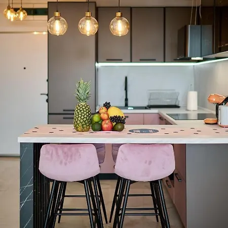 Wave N' Sea In Infinity - Parking * Mamaia